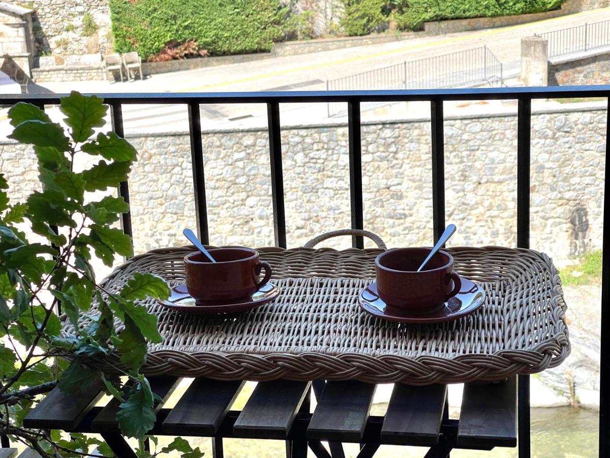 Apartamento Colgante Al Rio Con Vistas Al Puente กัมโปรดอน ภายนอก รูปภาพ