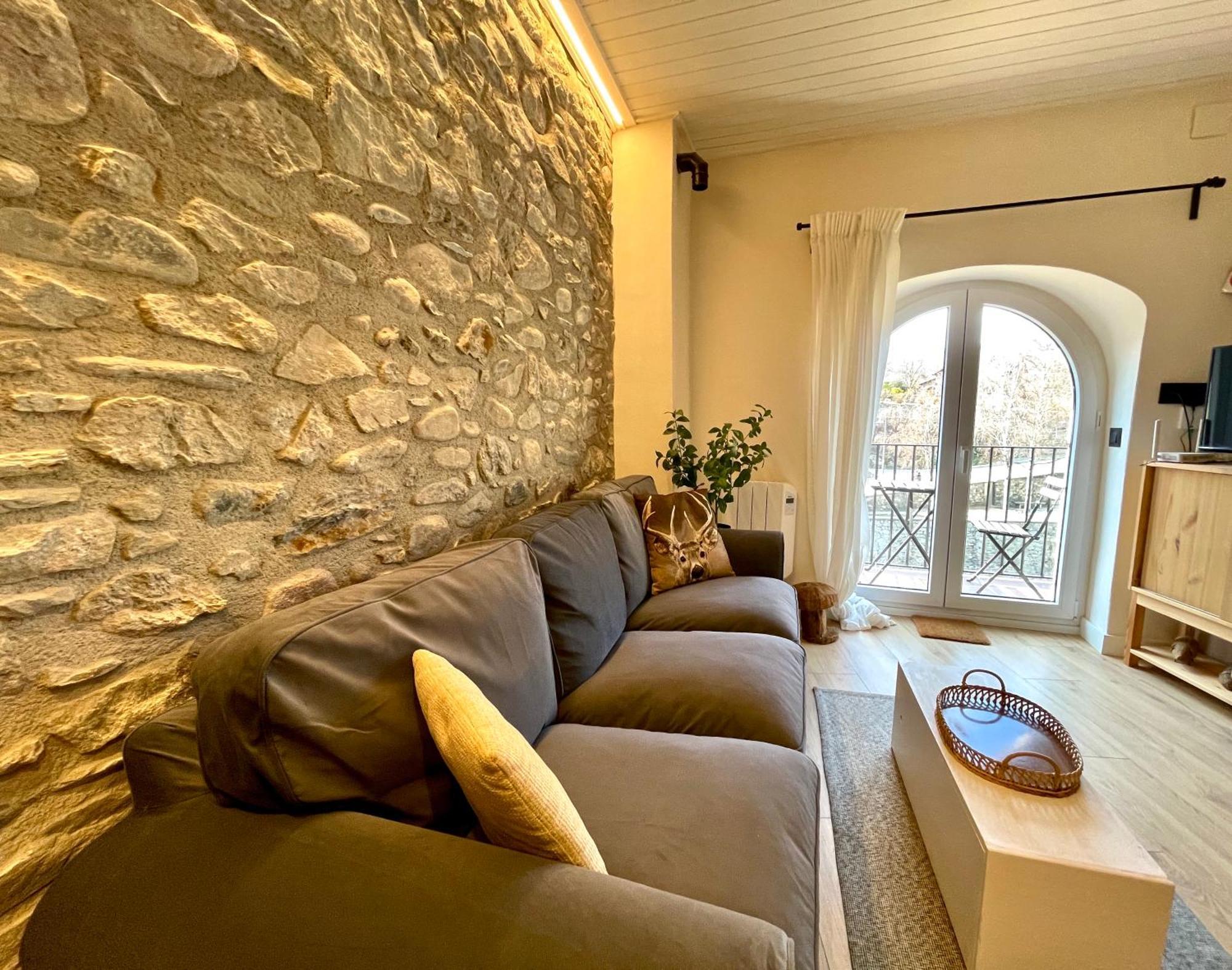 Apartamento Colgante Al Rio Con Vistas Al Puente กัมโปรดอน ภายนอก รูปภาพ